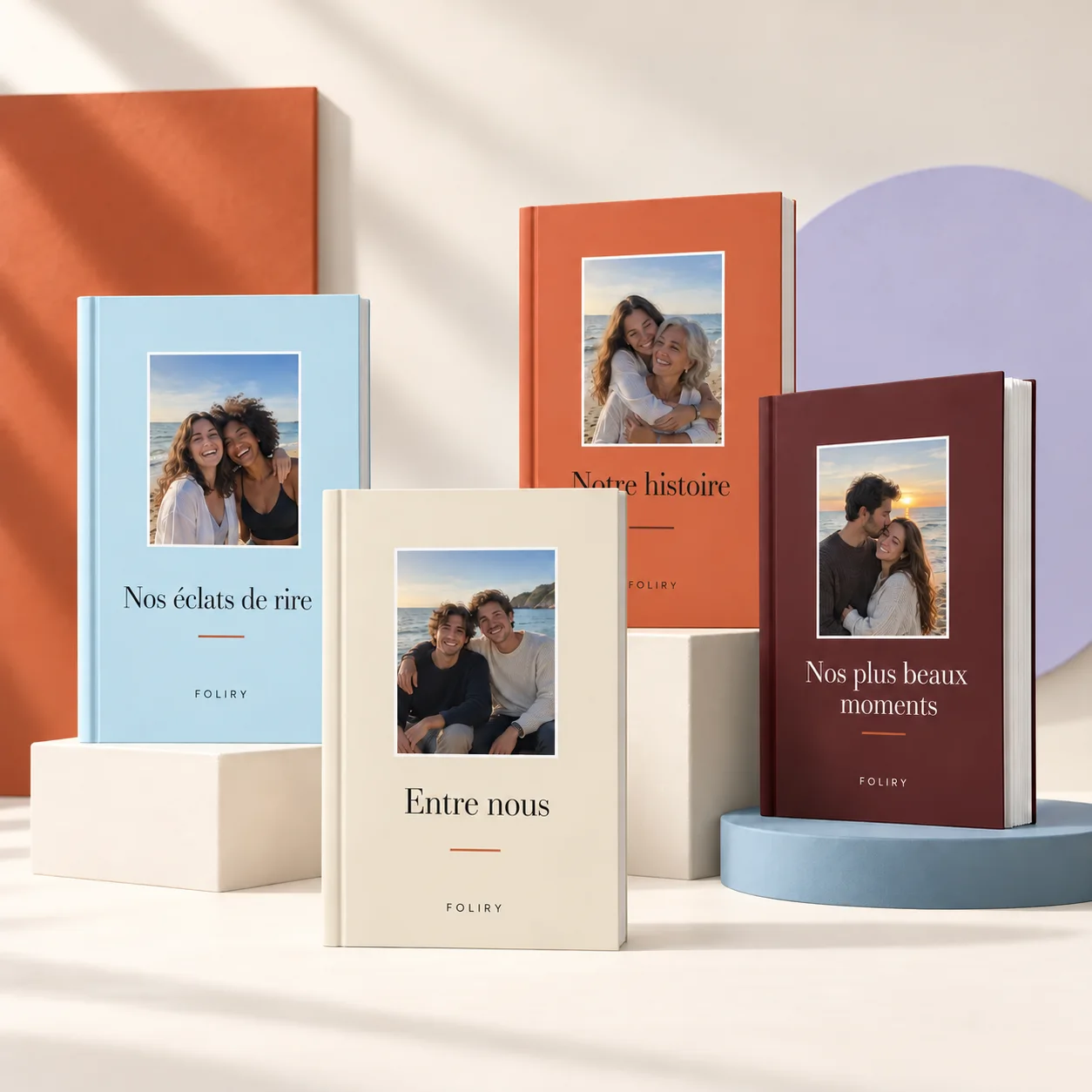 Collection de livres personnalisés dans un studio aux couleurs Foliry