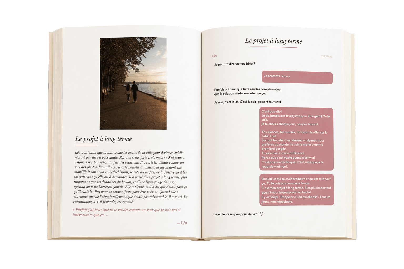 Livre personnalisé ouvert montrant un récit et des messages de couple